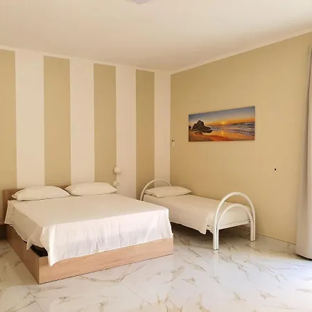 Pizzomunno E Cristalda Vieste