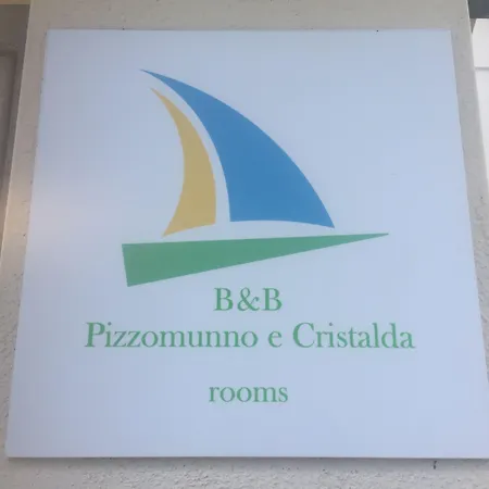 فندق مبيت وإفطار Pizzomunno E Cristalda فيستَ