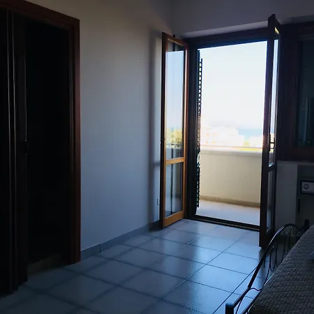 Pizzomunno E Cristalda فندق مبيت وإفطار