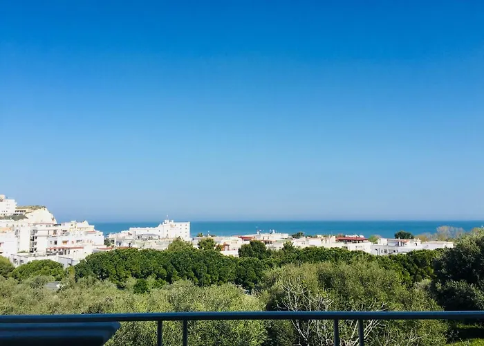 Alojamento de Acomodação e Pequeno-almoço Pizzomunno E Cristalda 4*